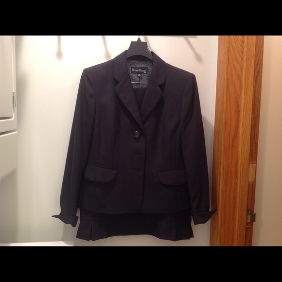 Evan Picone Dresses & Skirts - Black suit